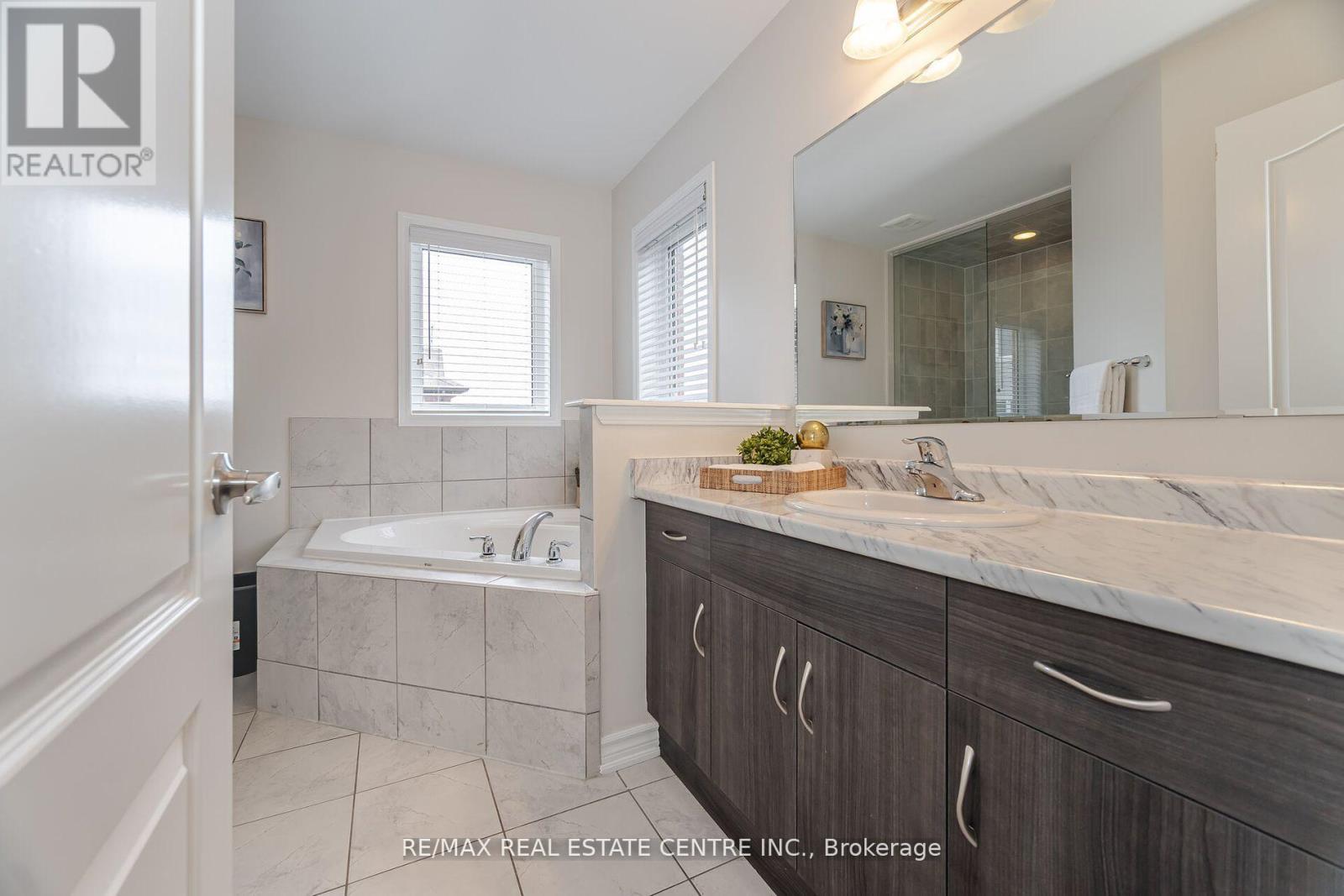 48 Enford Crescent, Brampton, Ontario  L7A 4C7 - Photo 26 - W12203465