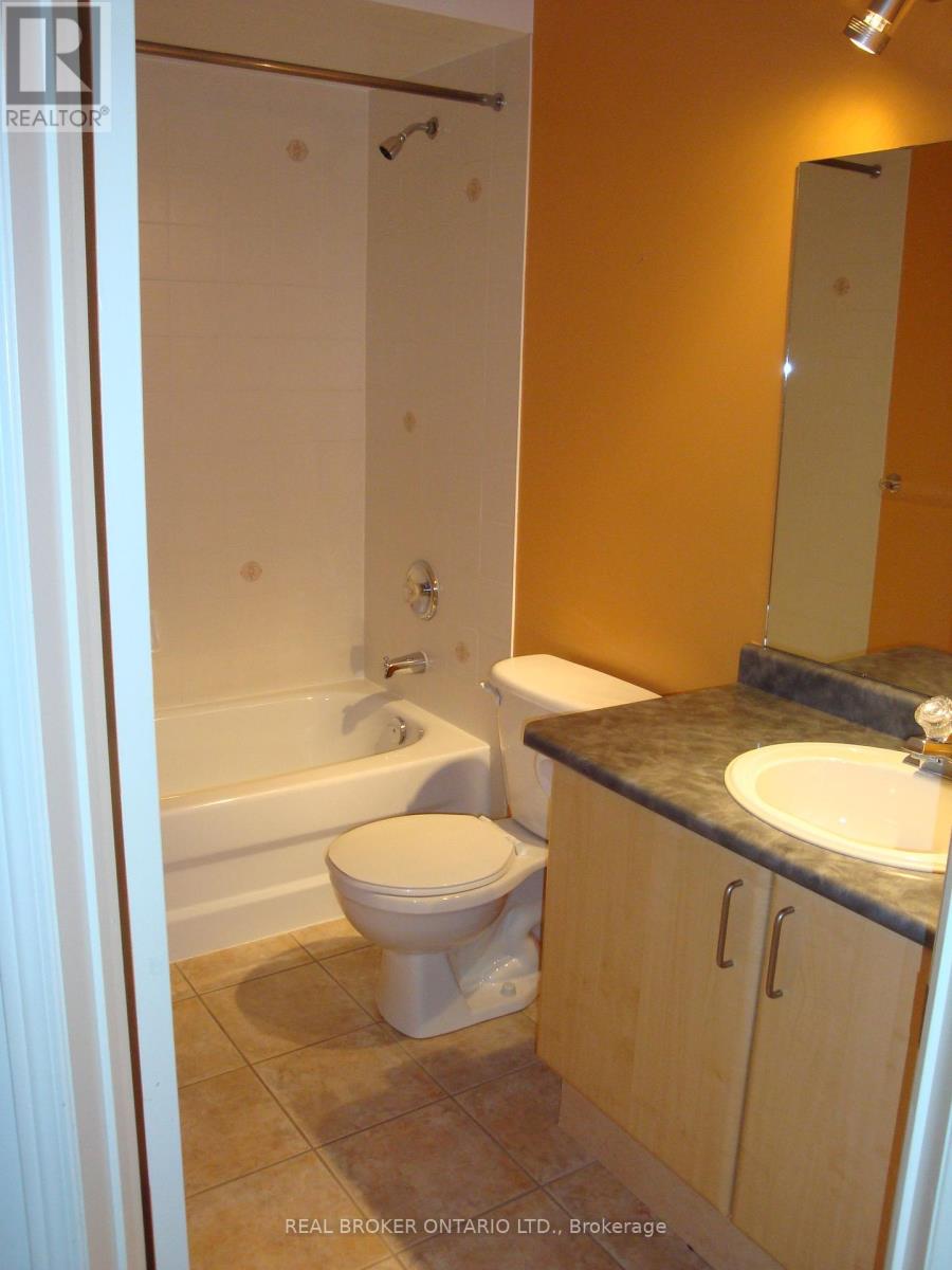 2069 Glenhampton Road, Oakville (Wm Westmount), Ontario  L6M 3W9 - Photo 12 - W12203513