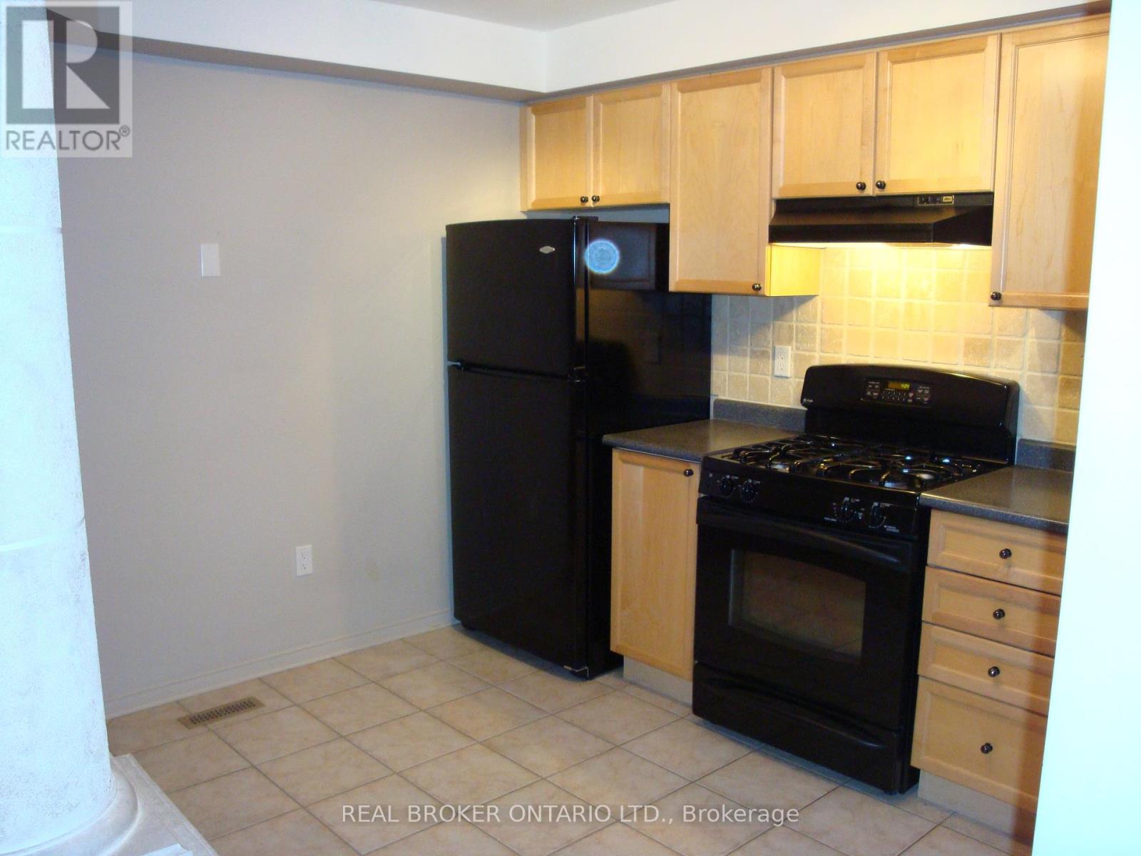 Property at 2069 GLENHAMPTON ROAD image 5
