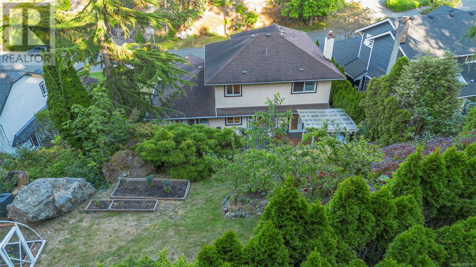 4345 Faithwood Rd, Saanich, British Columbia  V8X 4Z6 - Photo 38 - 1002640