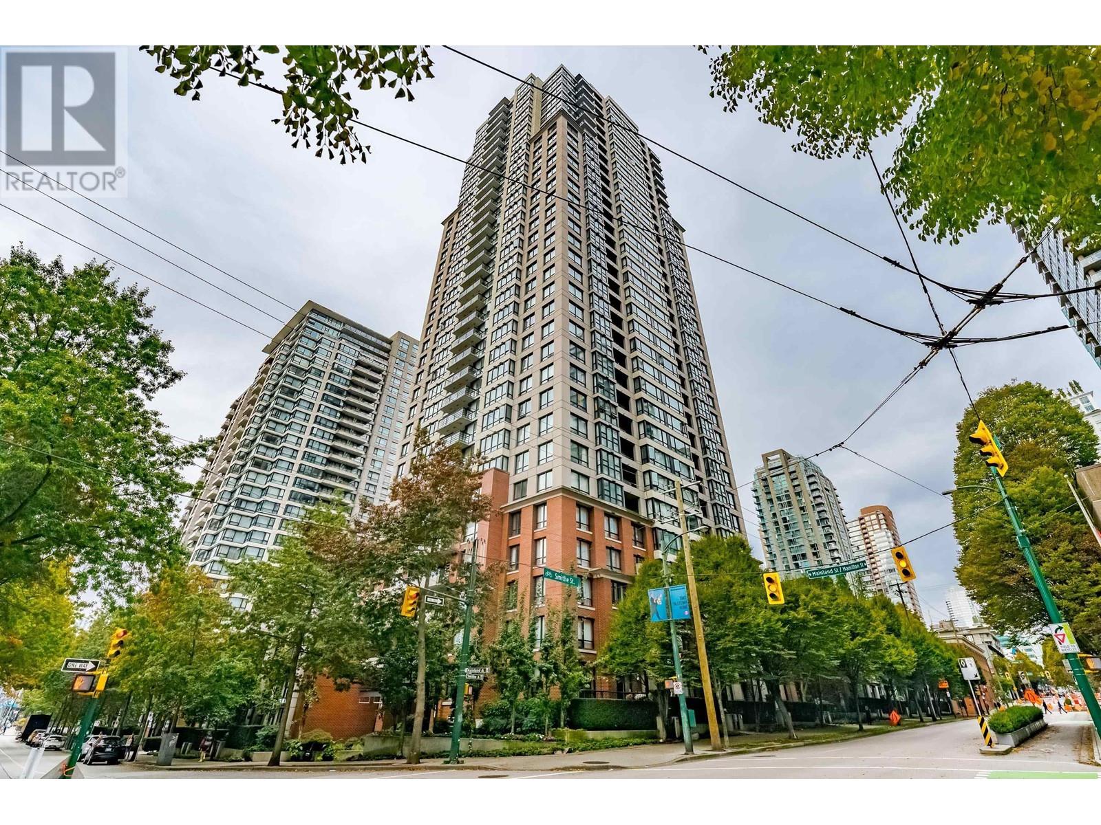 2003 909 MAINLAND STREET, vancouver, British Columbia