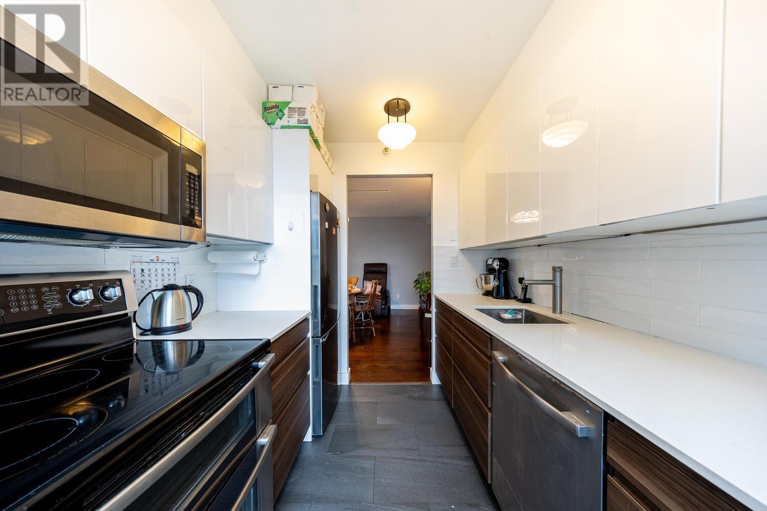 703 888 HAMILTON STREET, vancouver, British Columbia