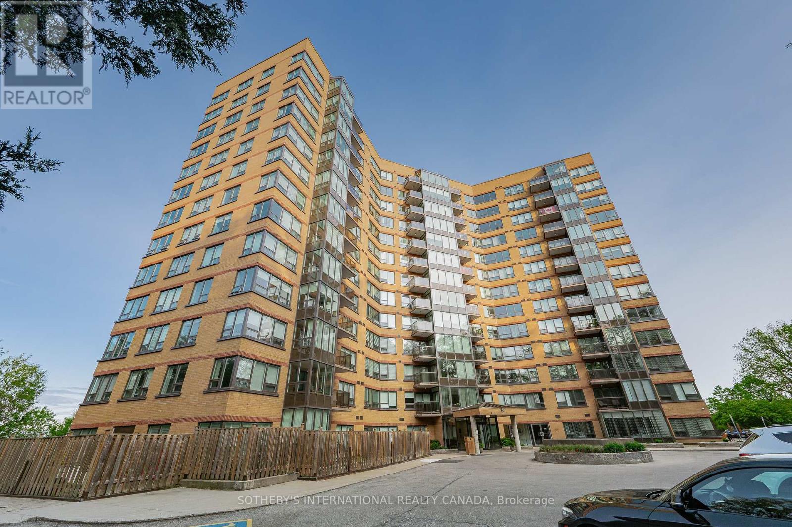 Property at 1003 - 237 KING STREET W image 4