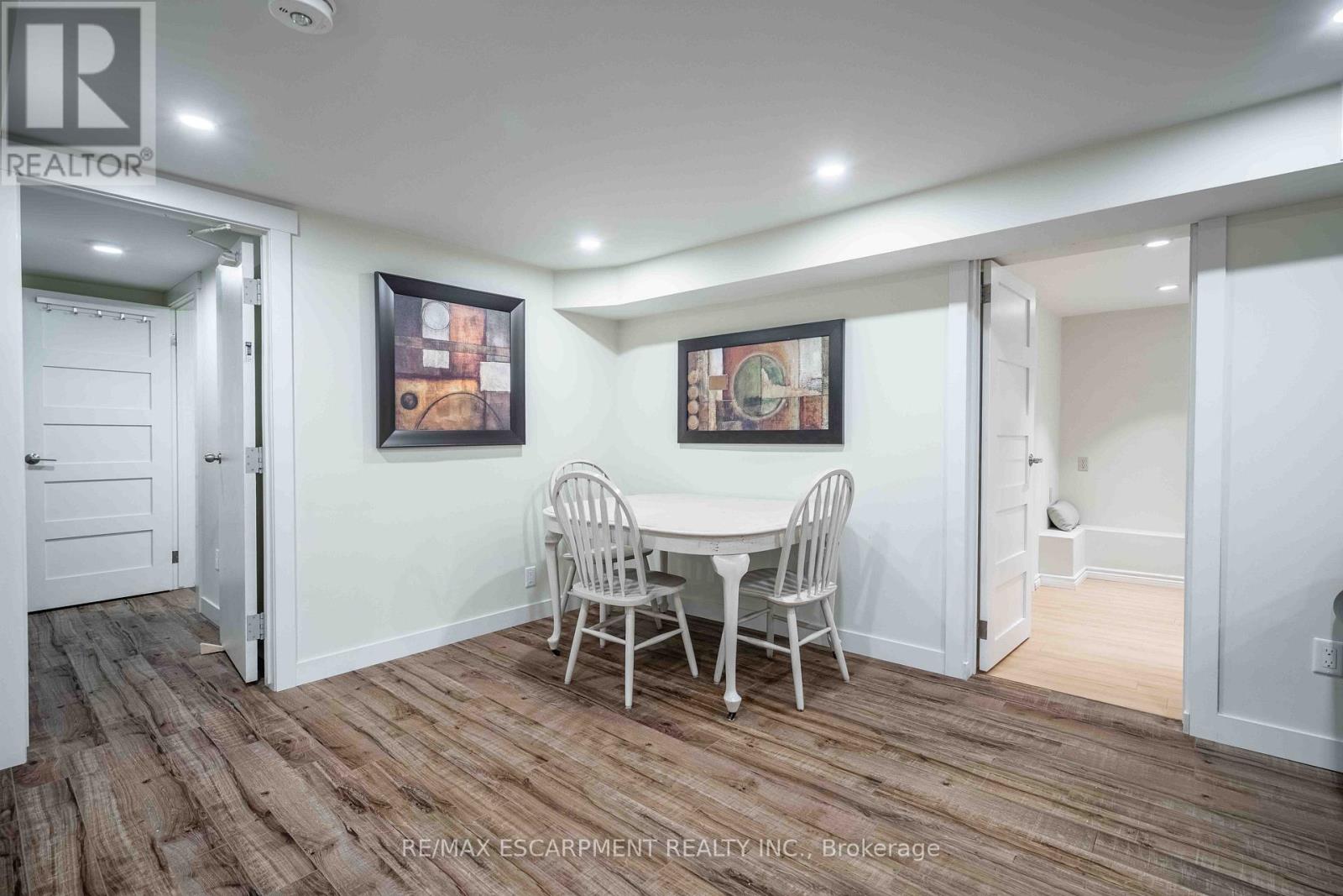 56 Oakley Court, Hamilton, Ontario  L9G 1T5 - Photo 27 - X12203511
