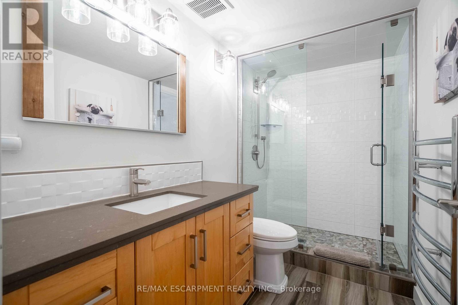 56 Oakley Court, Hamilton, Ontario  L9G 1T5 - Photo 33 - X12203511