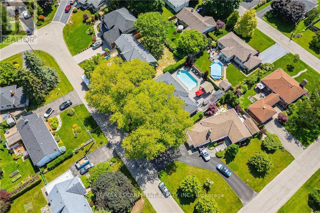 56 Oakley Court, Hamilton, Ontario  L9G 1T5 - Photo 43 - X12203511