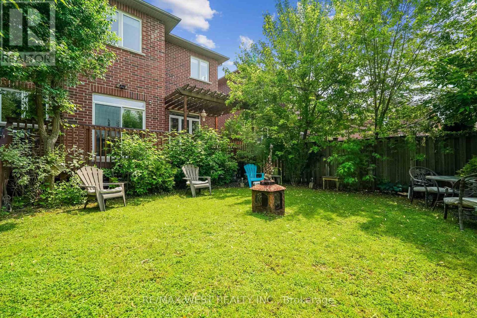160 Townsgate Drive, Vaughan, Ontario  L4J 8J5 - Photo 13 - N12199508