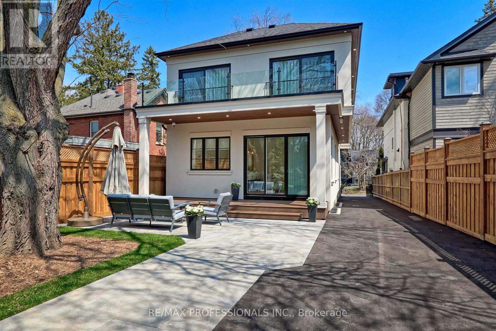 466 Prince Edward Drive N, Toronto, Ontario  M8X 2M3 - Photo 42 - W12186130