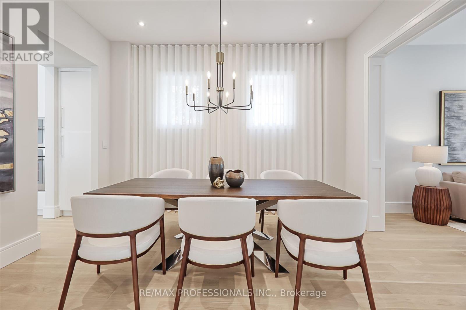 466 Prince Edward Drive N, Toronto, Ontario  M8X 2M3 - Photo 8 - W12186130
