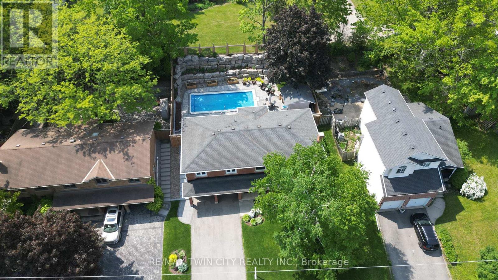 Property at 207 GRAND RIDGE DRIVE image 4