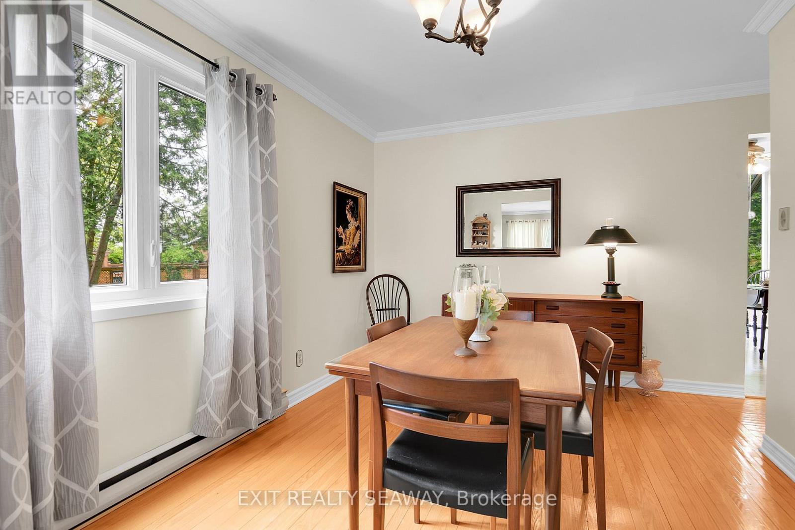 38 Spruce Street, South Stormont, Ontario  K0C 1M0 - Photo 12 - X12203552