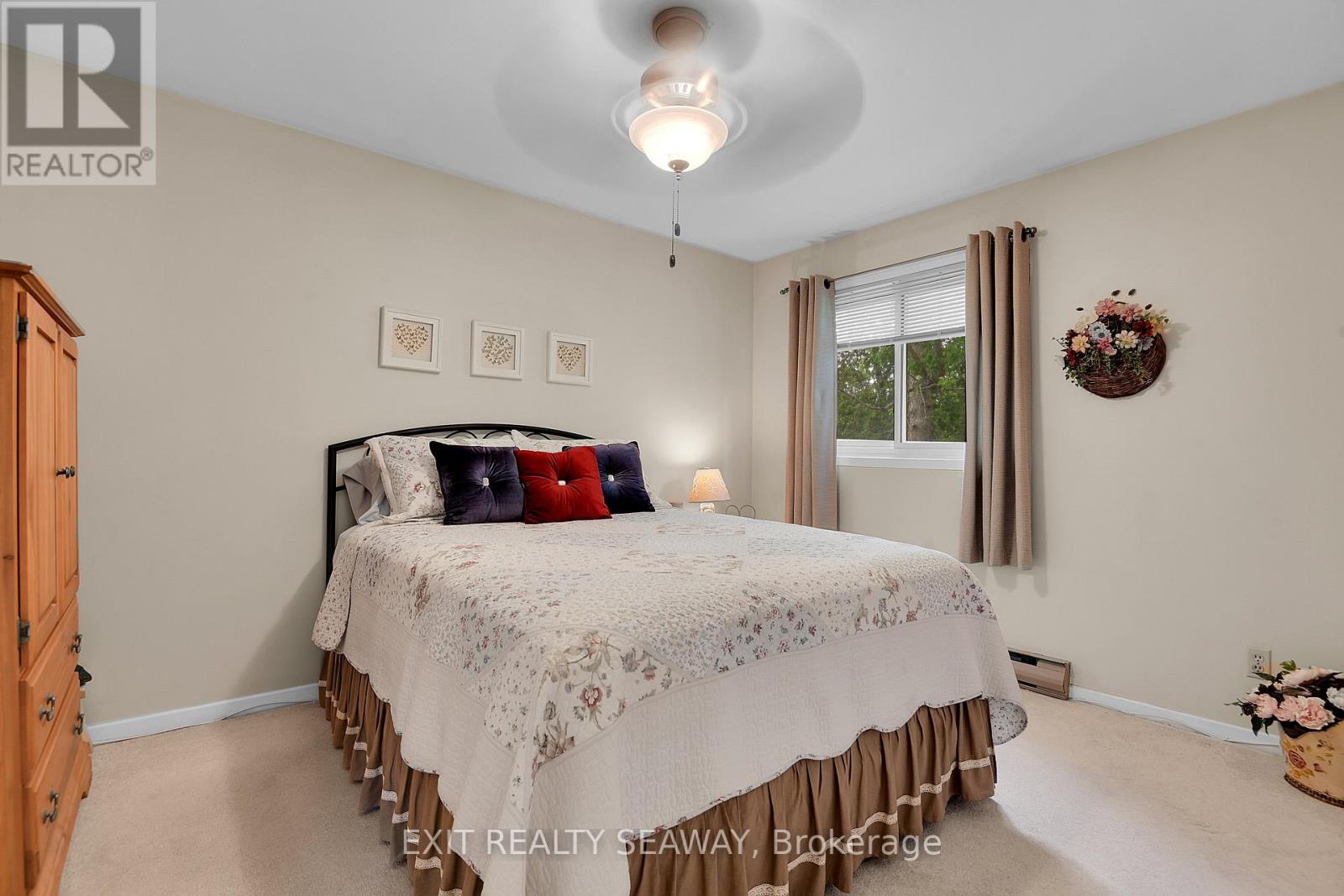 38 Spruce Street, South Stormont, Ontario  K0C 1M0 - Photo 18 - X12203552