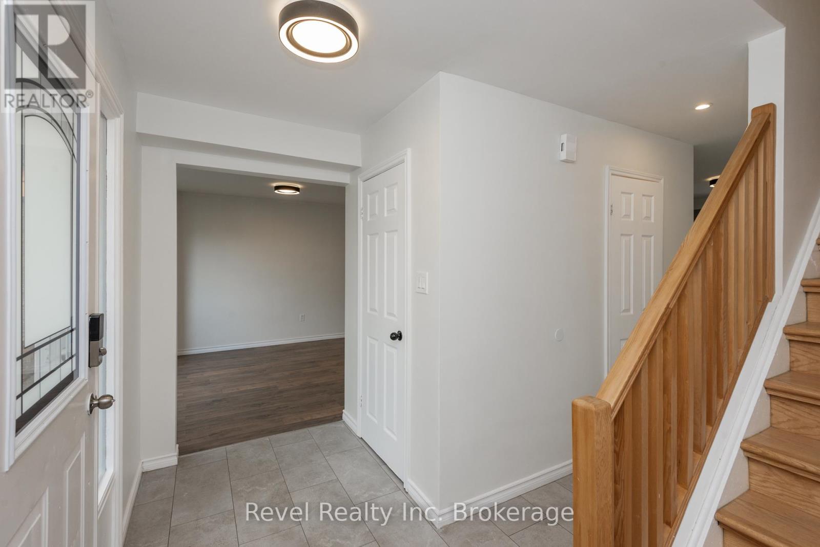 310 Champlain Street, North Bay (College Heights), Ontario  P1B 9P9 - Photo 8 - X12197761