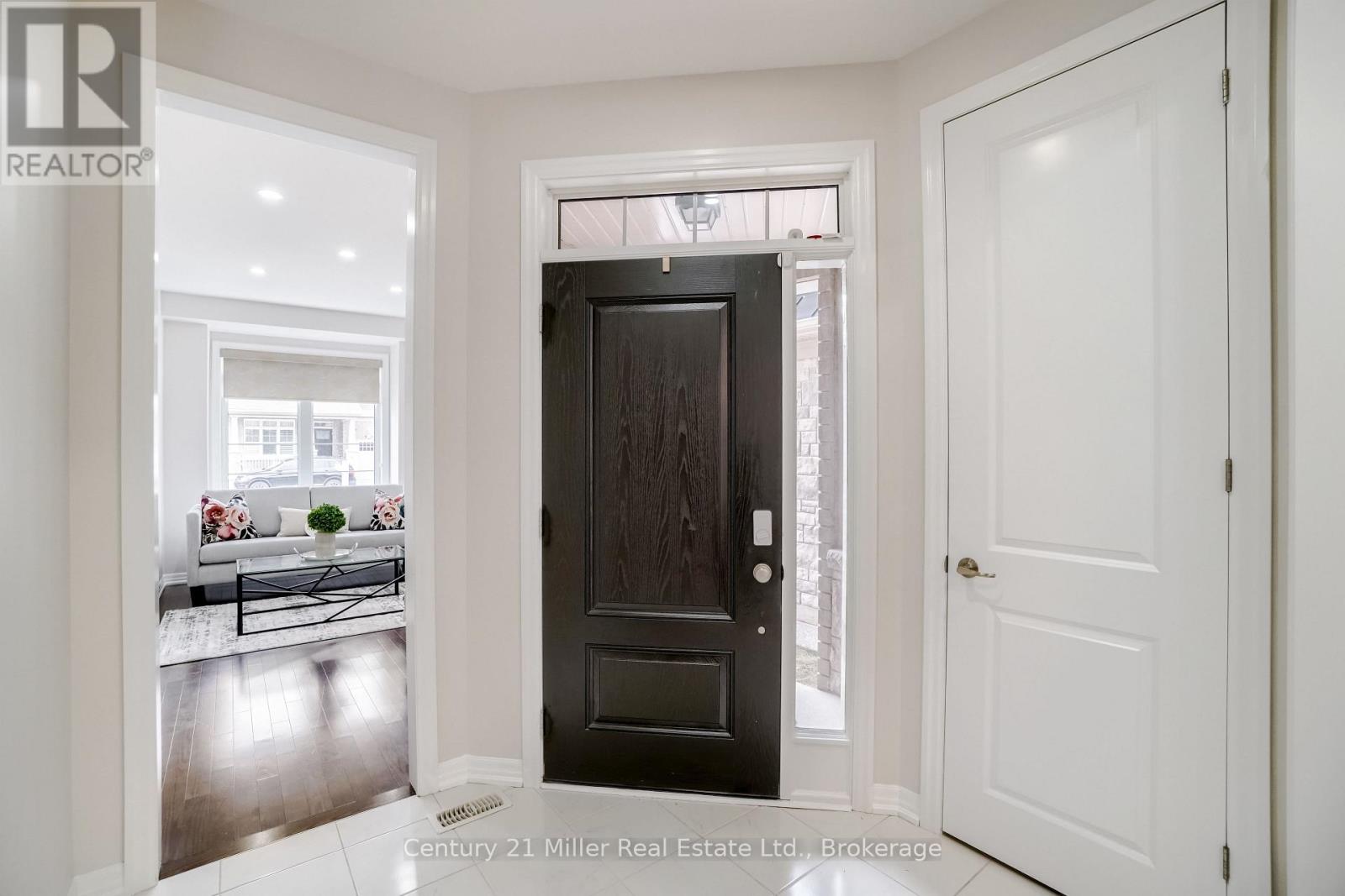 150 Culp Trail, Oakville, Ontario  L6M 0W2 - Photo 3 - W12203570