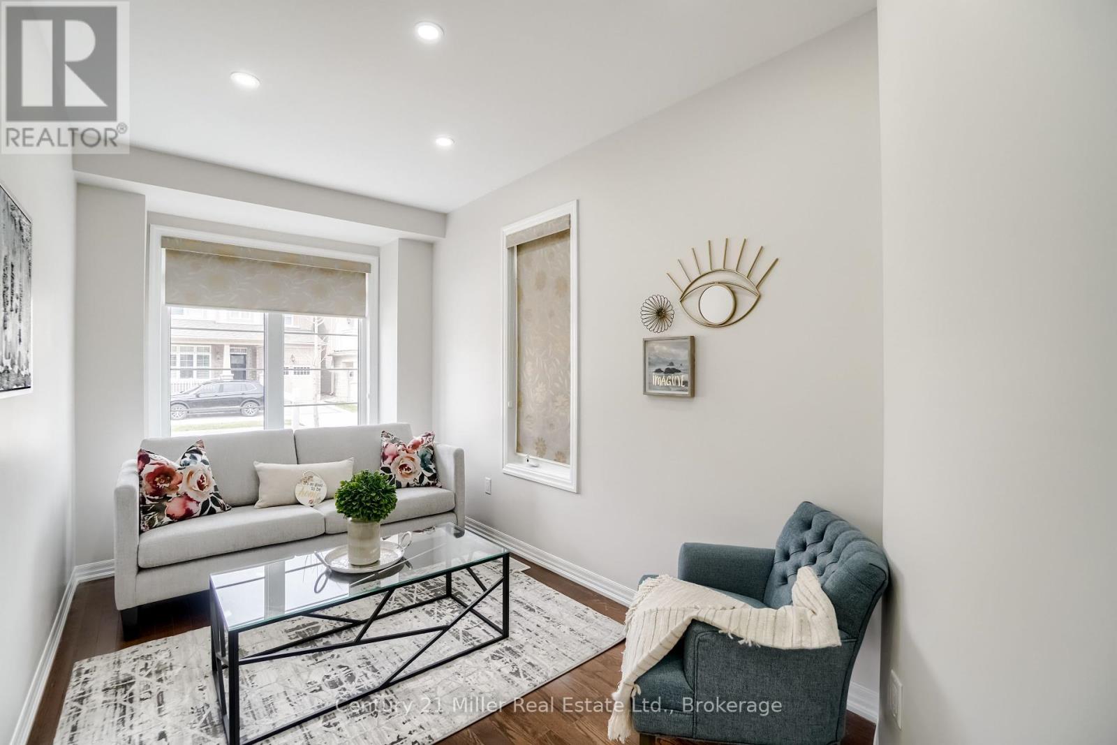 150 Culp Trail, Oakville, Ontario  L6M 0W2 - Photo 4 - W12203570