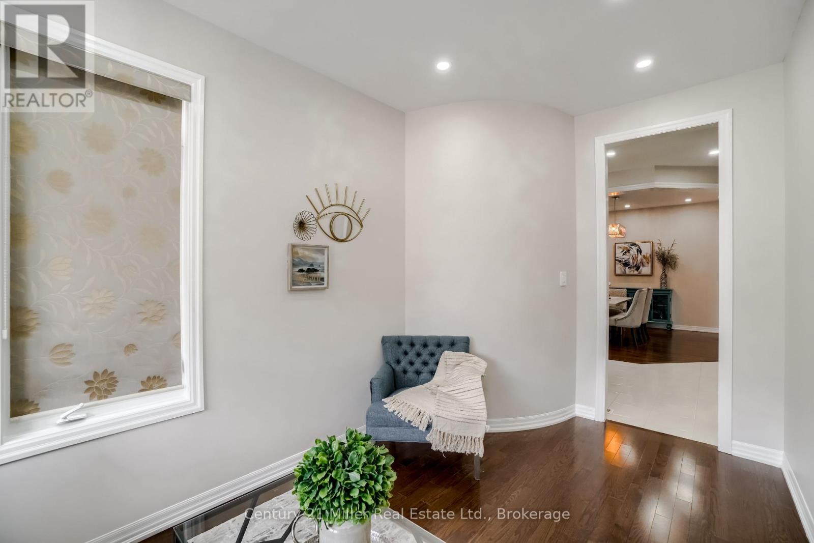 150 Culp Trail, Oakville, Ontario  L6M 0W2 - Photo 5 - W12203570