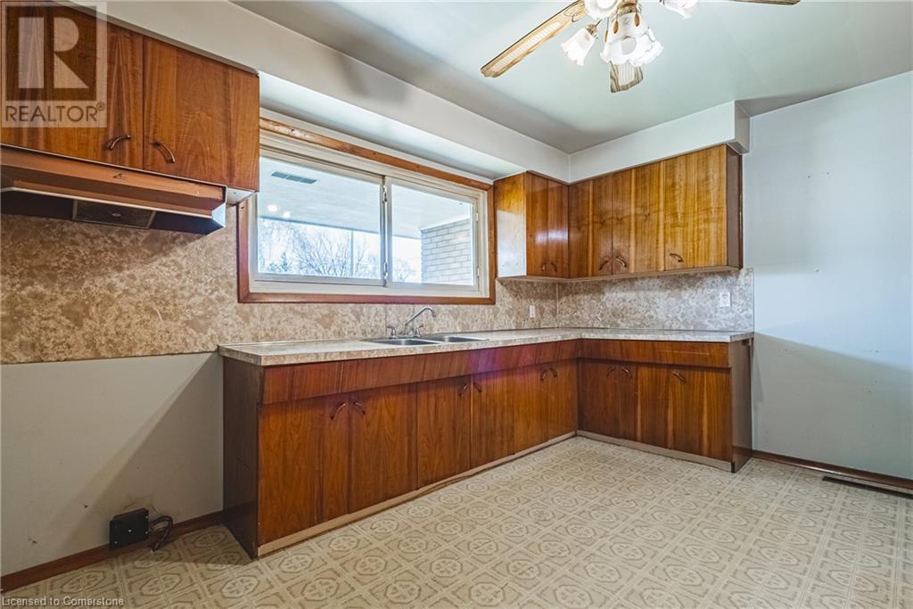 340 West 5th Street, Hamilton, Ontario  L9C 3P3 - Photo 8 - 40734171