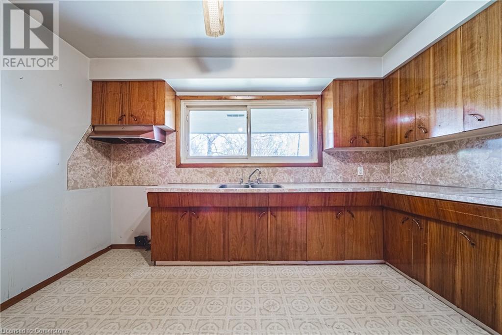 340 West 5th Street, Hamilton, Ontario  L9C 3P3 - Photo 9 - 40734171