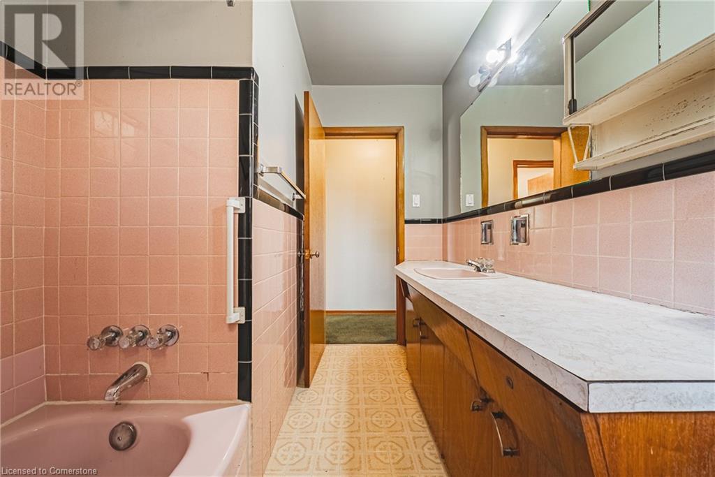 340 West 5th Street, Hamilton, Ontario  L9C 3P3 - Photo 13 - 40734171