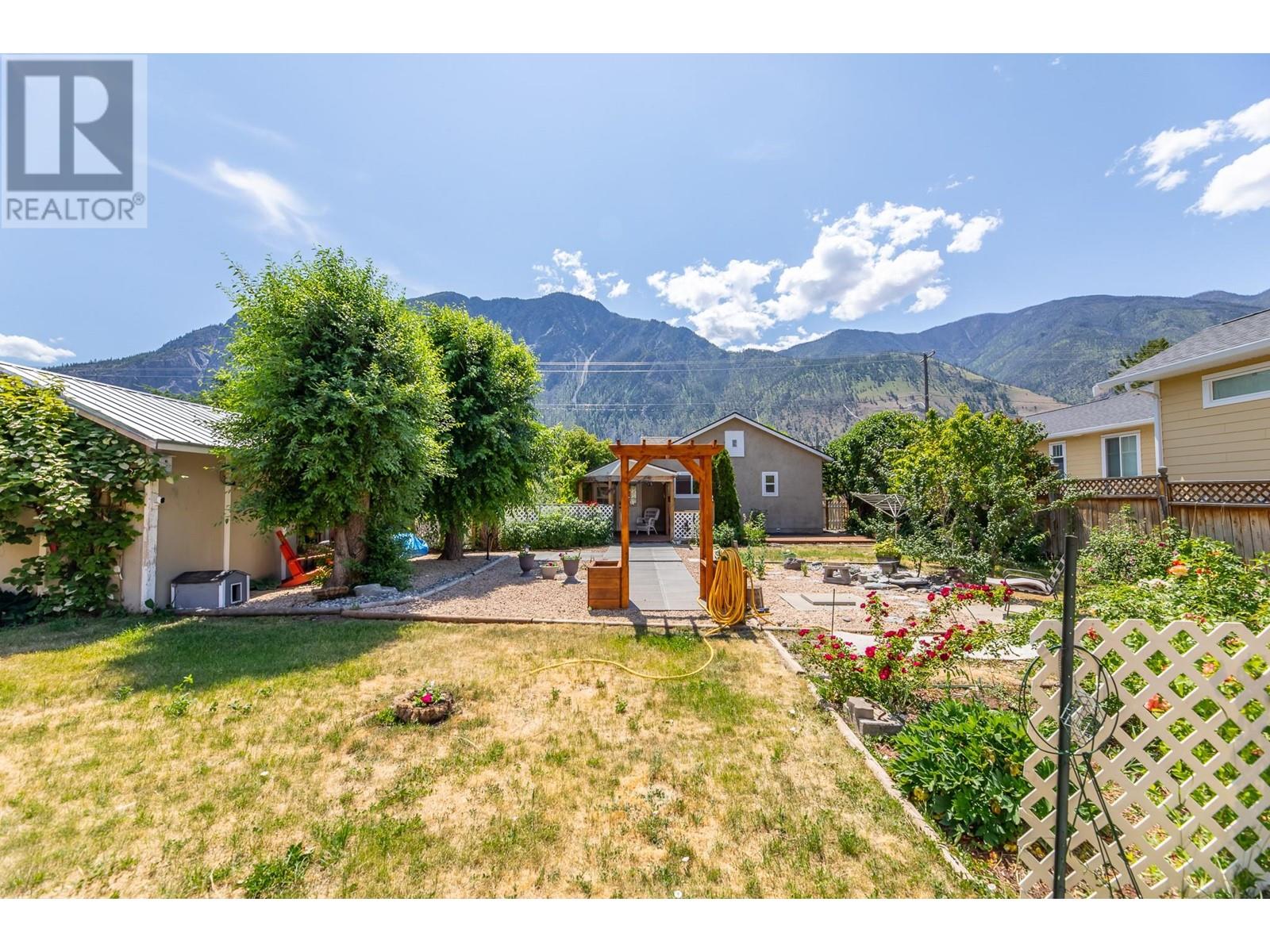 506 10th Avenue, Keremeos, British Columbia  V0X 1N3 - Photo 34 - 10340891
