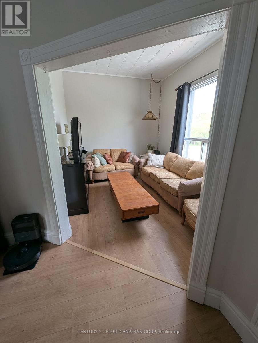 366 Salisbury Street, London East, Ontario  N5Y 3B1 - Photo 7 - X12196859
