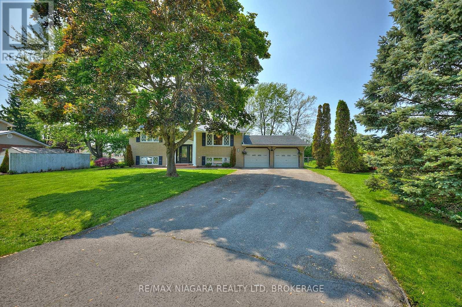1129 Manning Court, Fort Erie, Ontario  L2A 5P7 - Photo 2 - X12191801