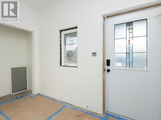 Property at 33 WYVERN AVENUE image 3