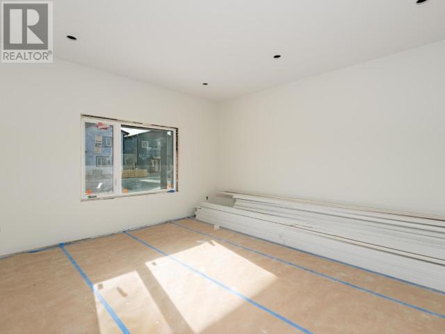 Property at 33 WYVERN AVENUE image 4