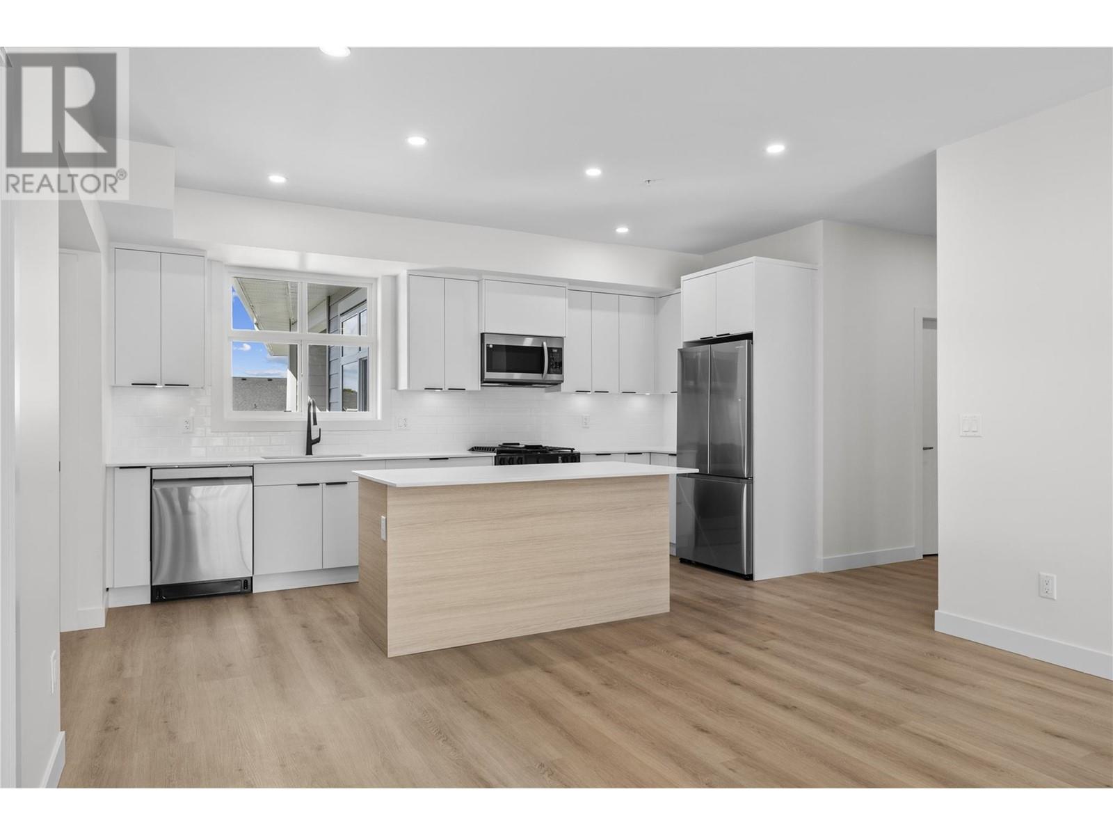 5300 Main Street Unit# 204, Kelowna, British Columbia