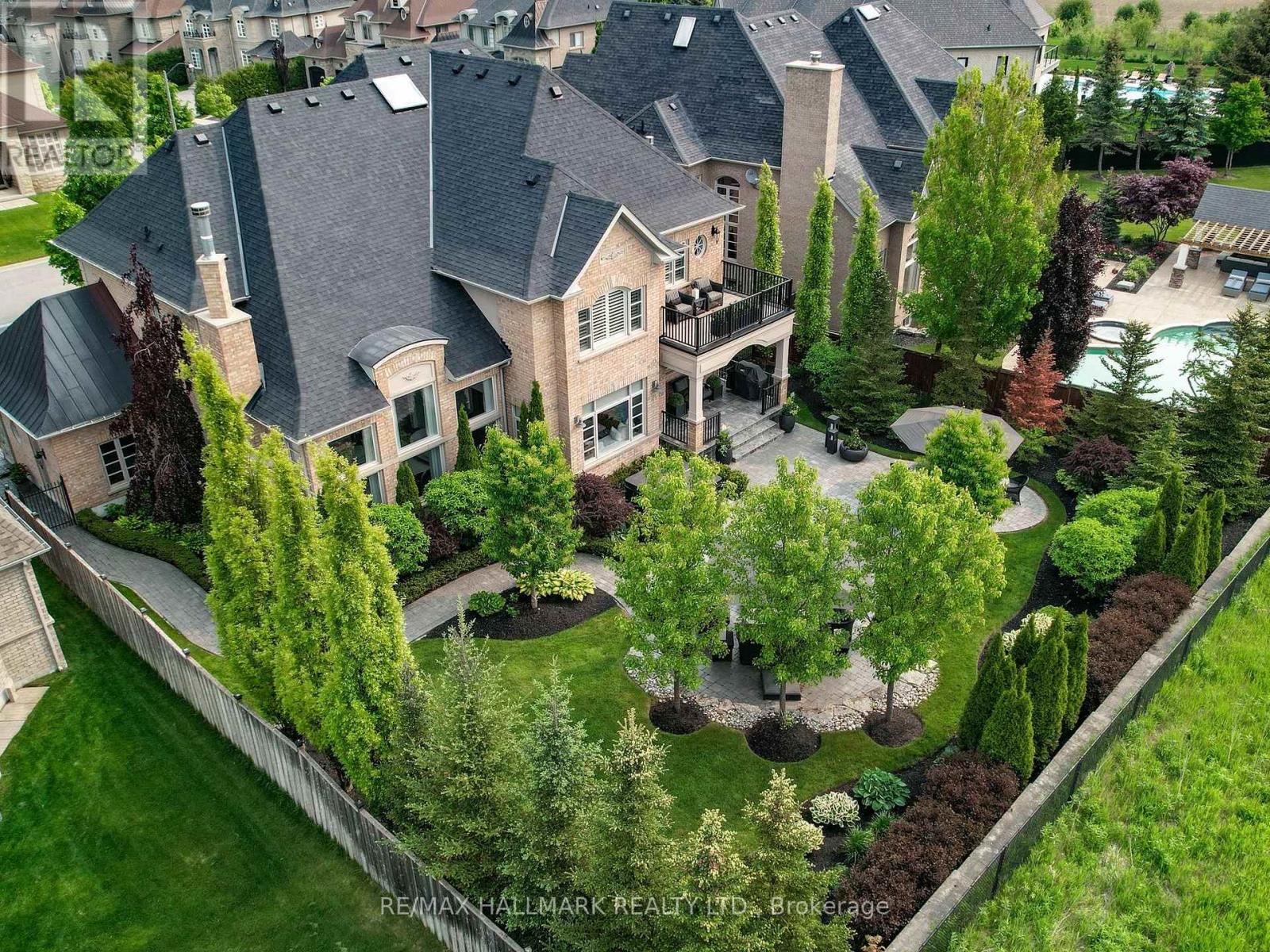 122 Carisbrooke Circle, Aurora, Ontario  L4G 0K4 - Photo 48 - N12193646