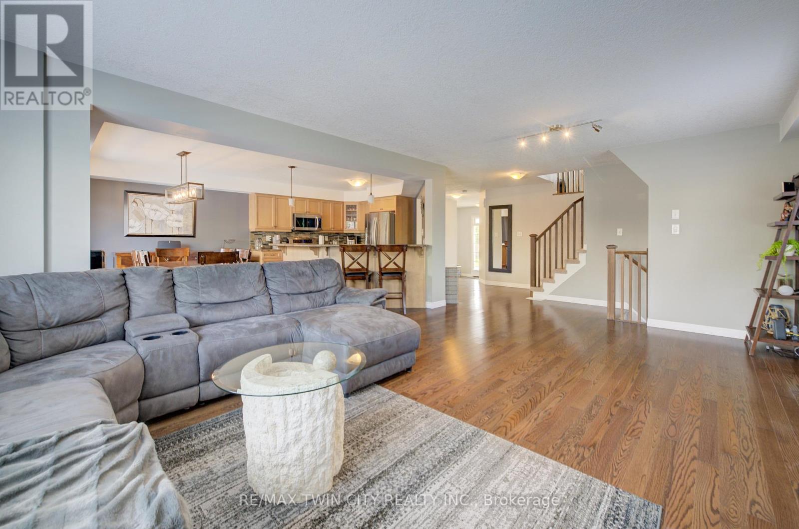 354 Salisbury Avenue, Cambridge, Ontario  N1S 0A2 - Photo 10 - X12198851