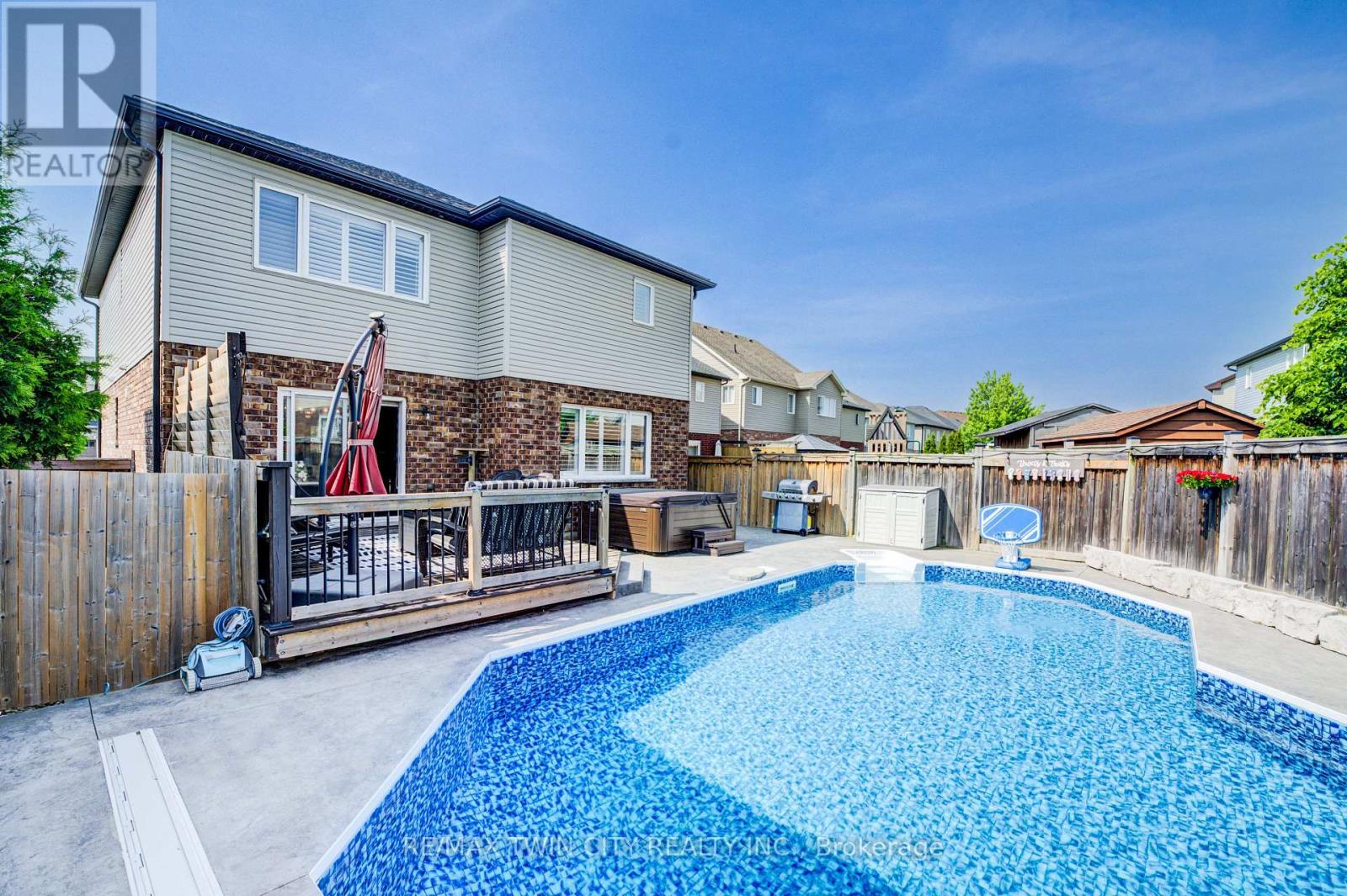 354 Salisbury Avenue, Cambridge, Ontario  N1S 0A2 - Photo 32 - X12198851