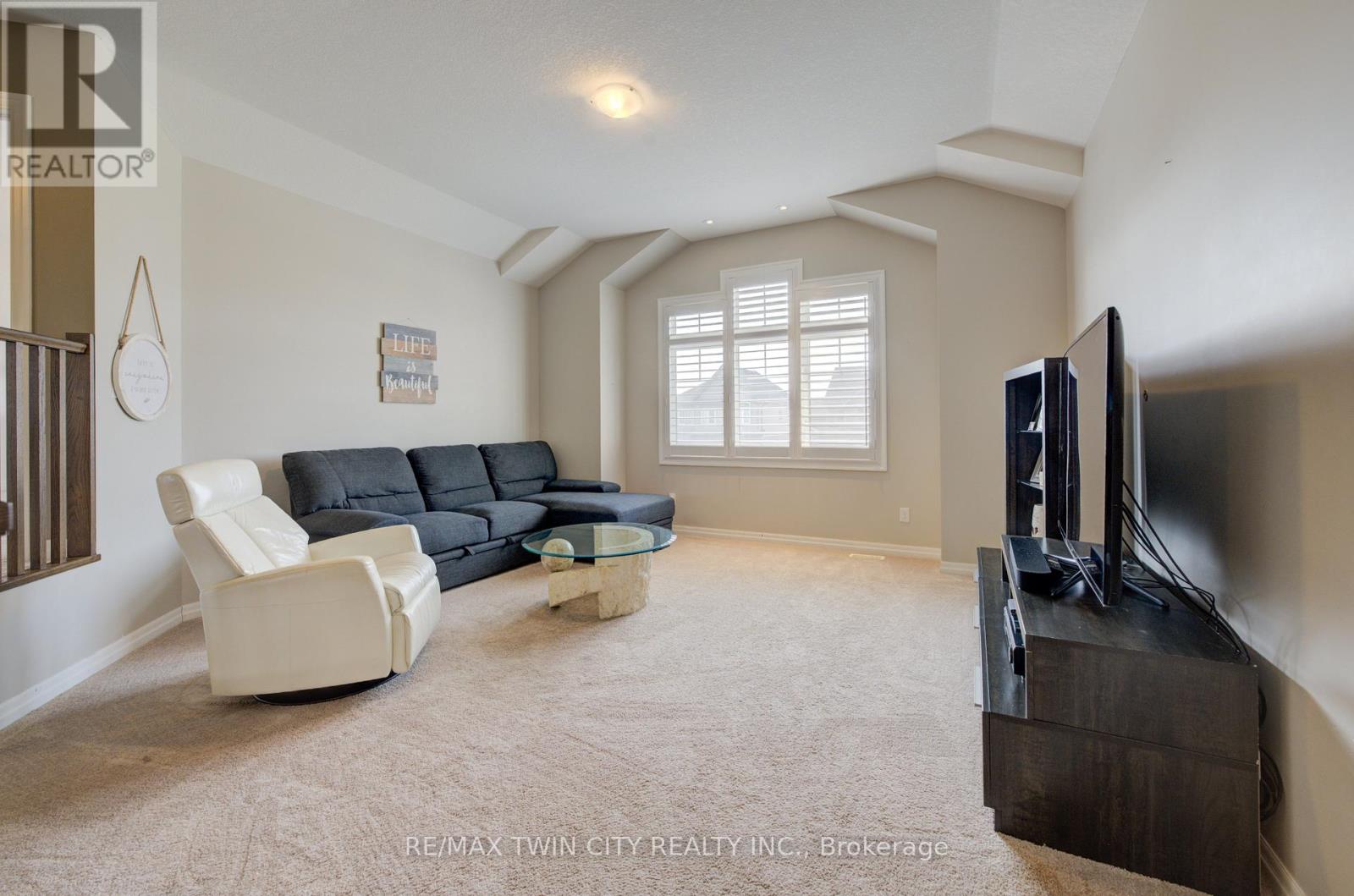 354 Salisbury Avenue, Cambridge, Ontario  N1S 0A2 - Photo 15 - X12198851