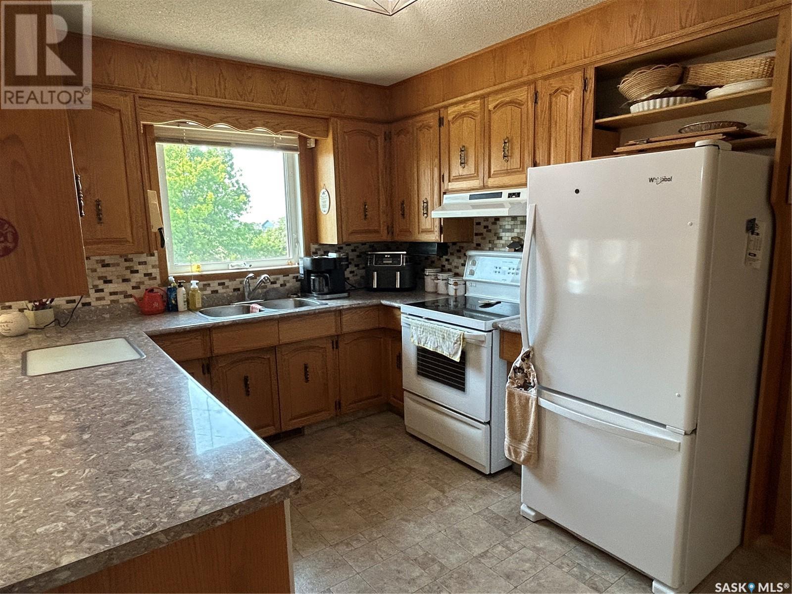 318 3rd Avenue, Alameda, Saskatchewan  S0C 0A0 - Photo 3 - SK008677