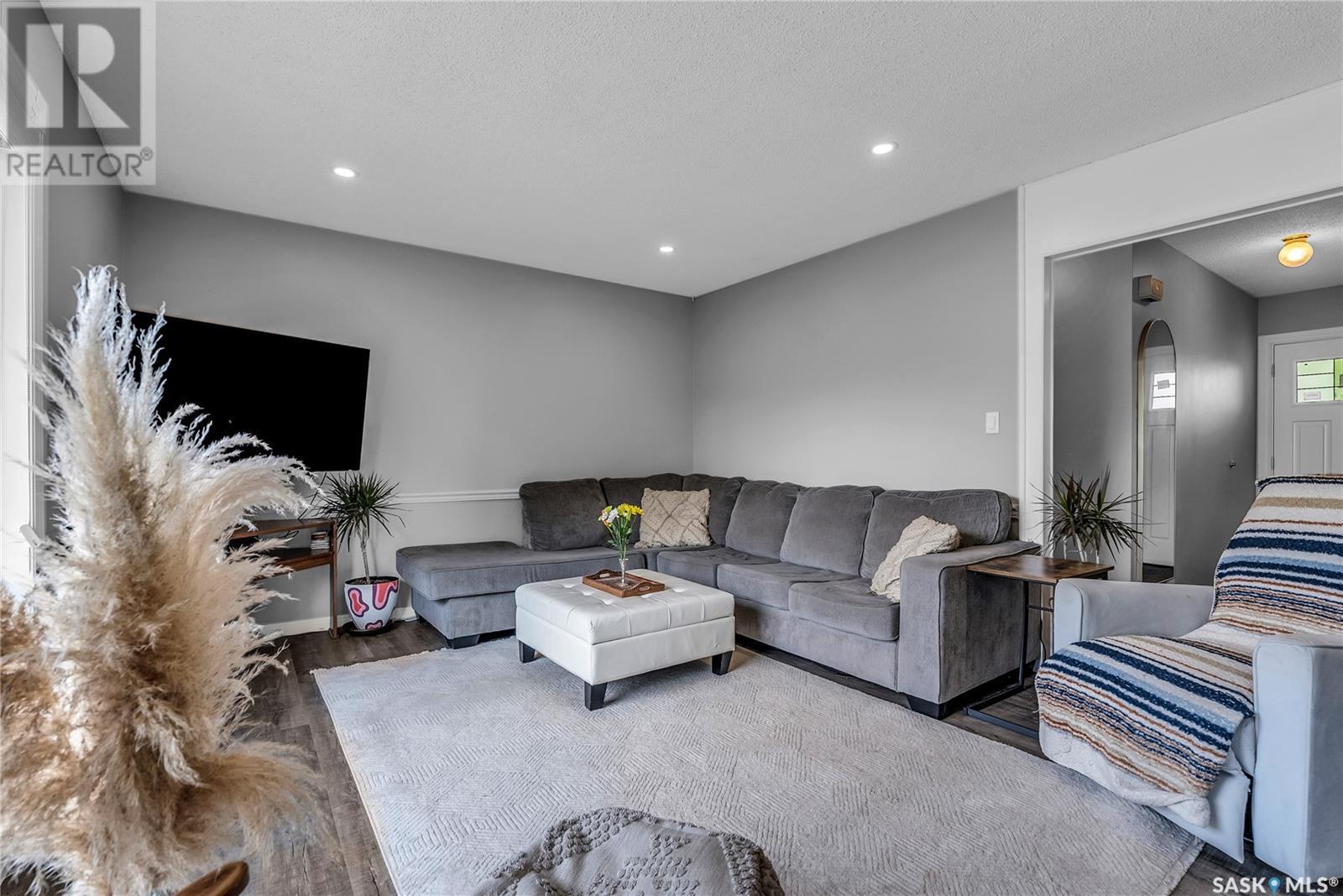 2522 York Avenue, Saskatoon, Saskatchewan  S7J 1J7 - Photo 6 - SK008601