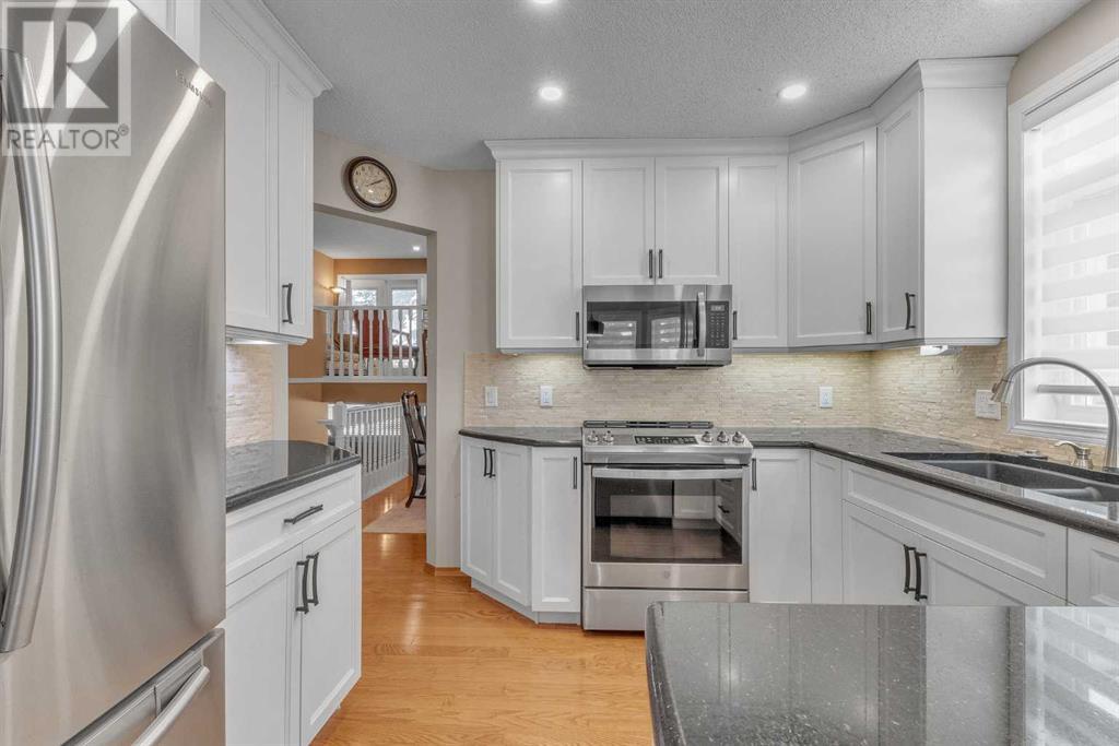 13 Douglasbank Gardens Se, Calgary, Alberta  T2Z 2C9 - Photo 9 - A2219900