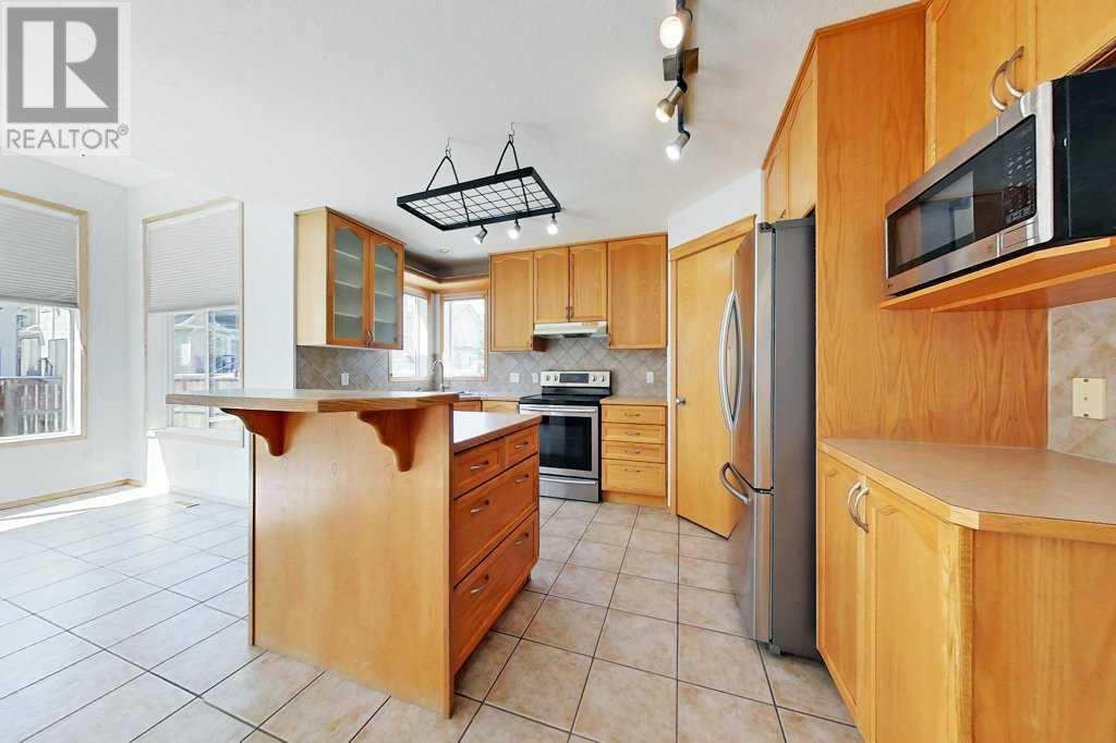 41 Simcoe Circle Sw, Calgary, Alberta  T3H 4S6 - Photo 15 - A2228681