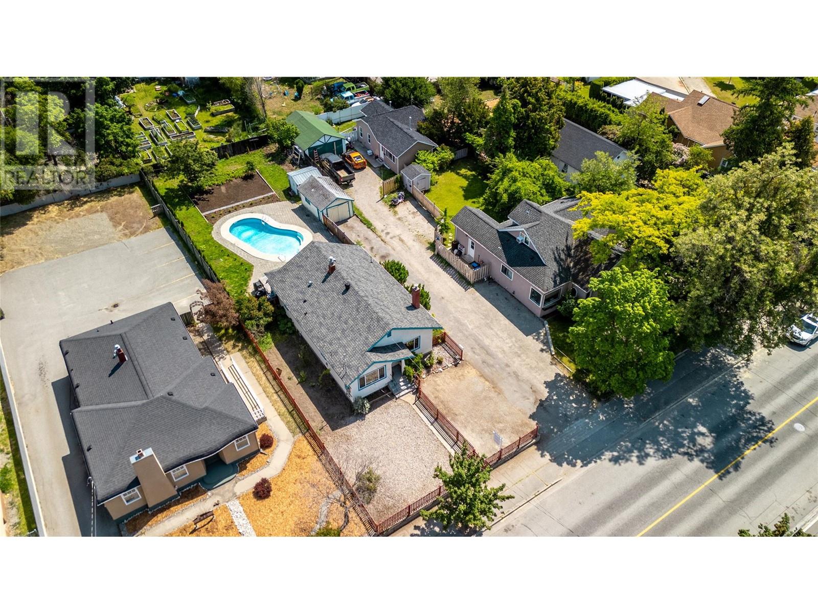 626 Winnipeg Street, Penticton, British Columbia  V2A 5M9 - Photo 3 - 10349720
