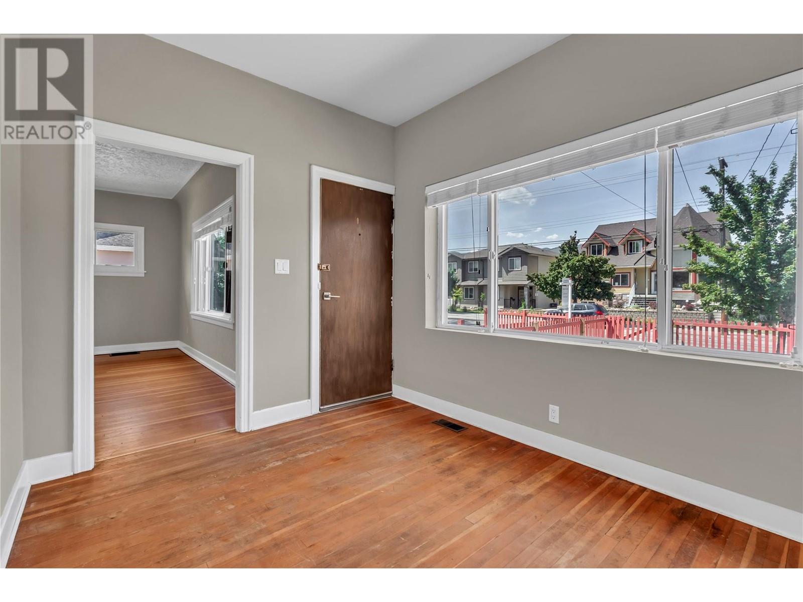 626 Winnipeg Street, Penticton, British Columbia  V2A 5M9 - Photo 4 - 10349720