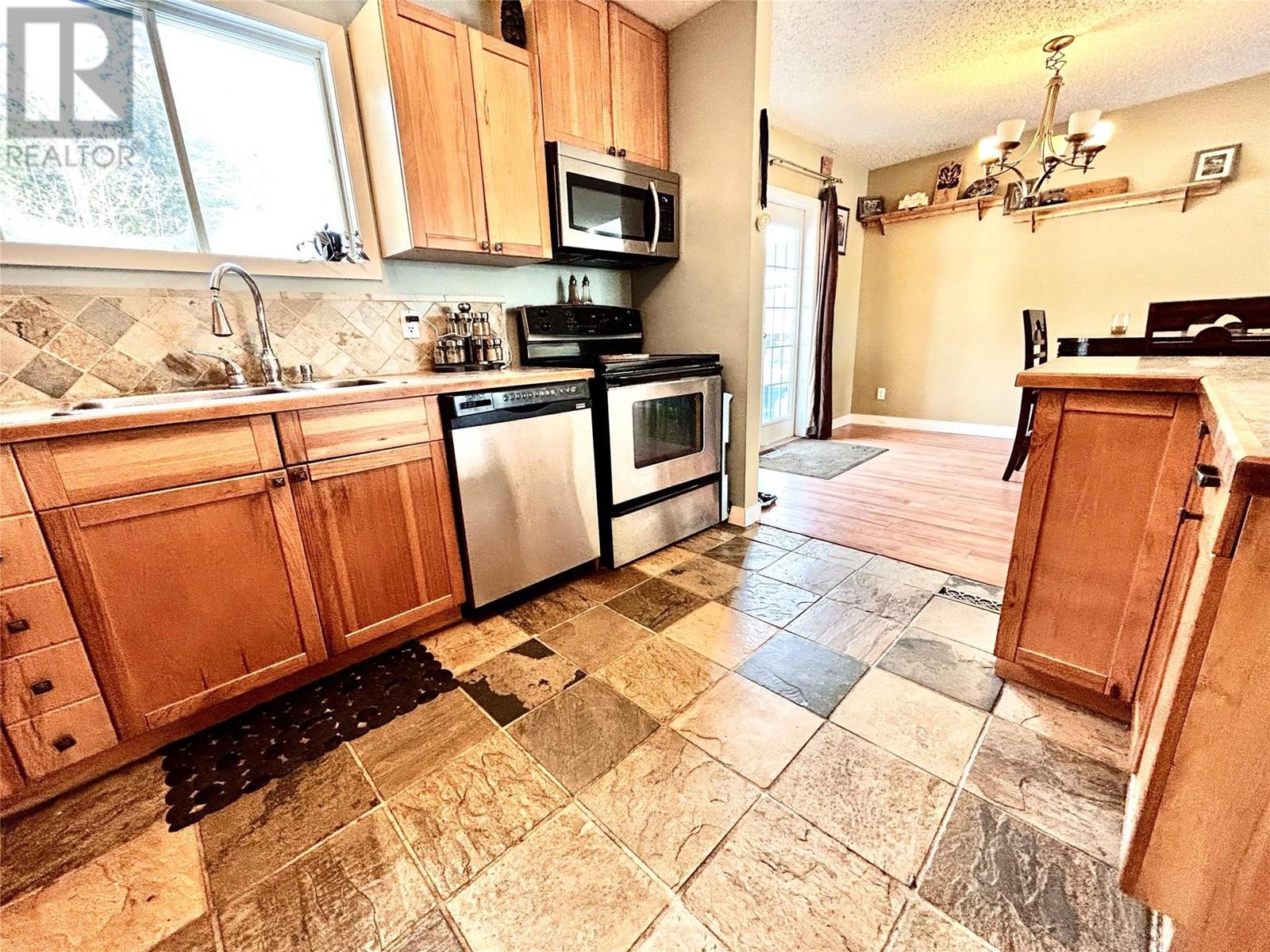 Property at 311 COTTONWOOD Avenue image 5