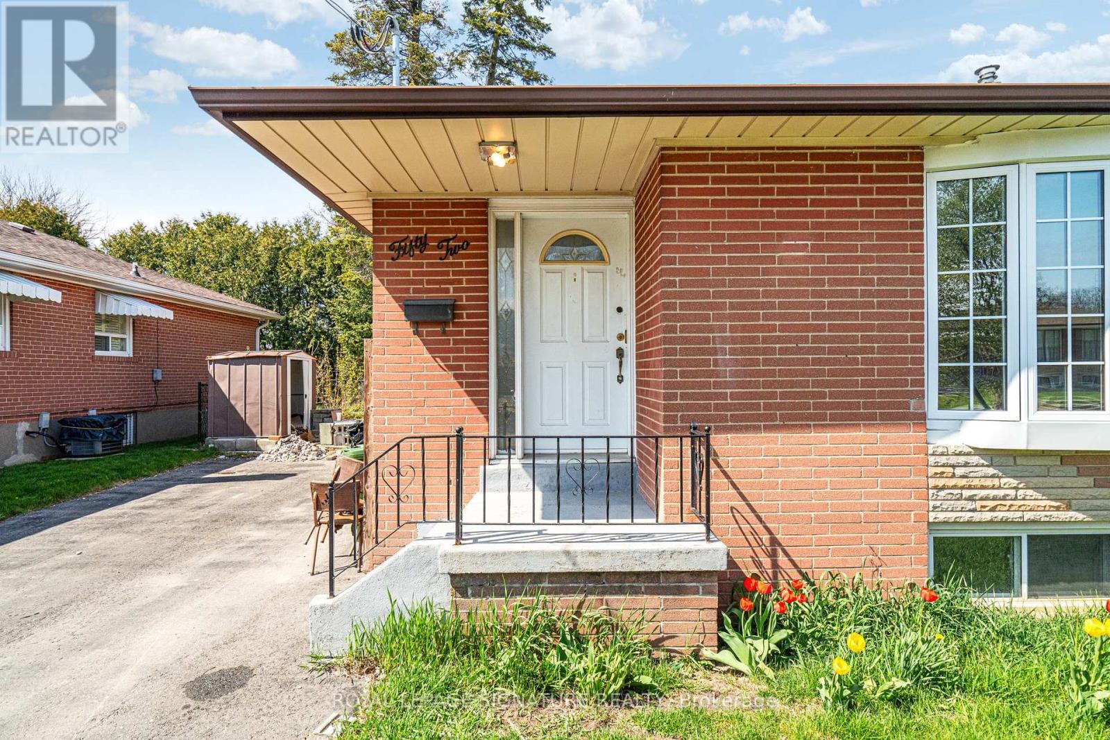 52 Medina Crescent, Toronto (Bendale), Ontario  M1K 4B7 - Photo 2 - E12203539