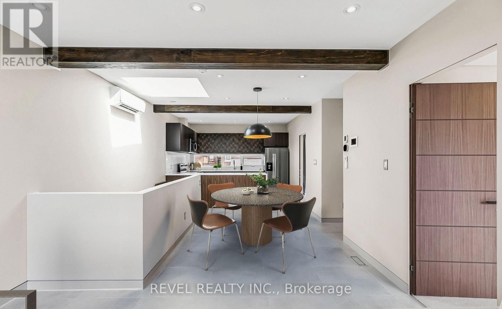 Private Loft - 27 Chisholm Avenue, Toronto (East End-Danforth), Ontario  M4C 4V1 - Photo 1 - E12203542