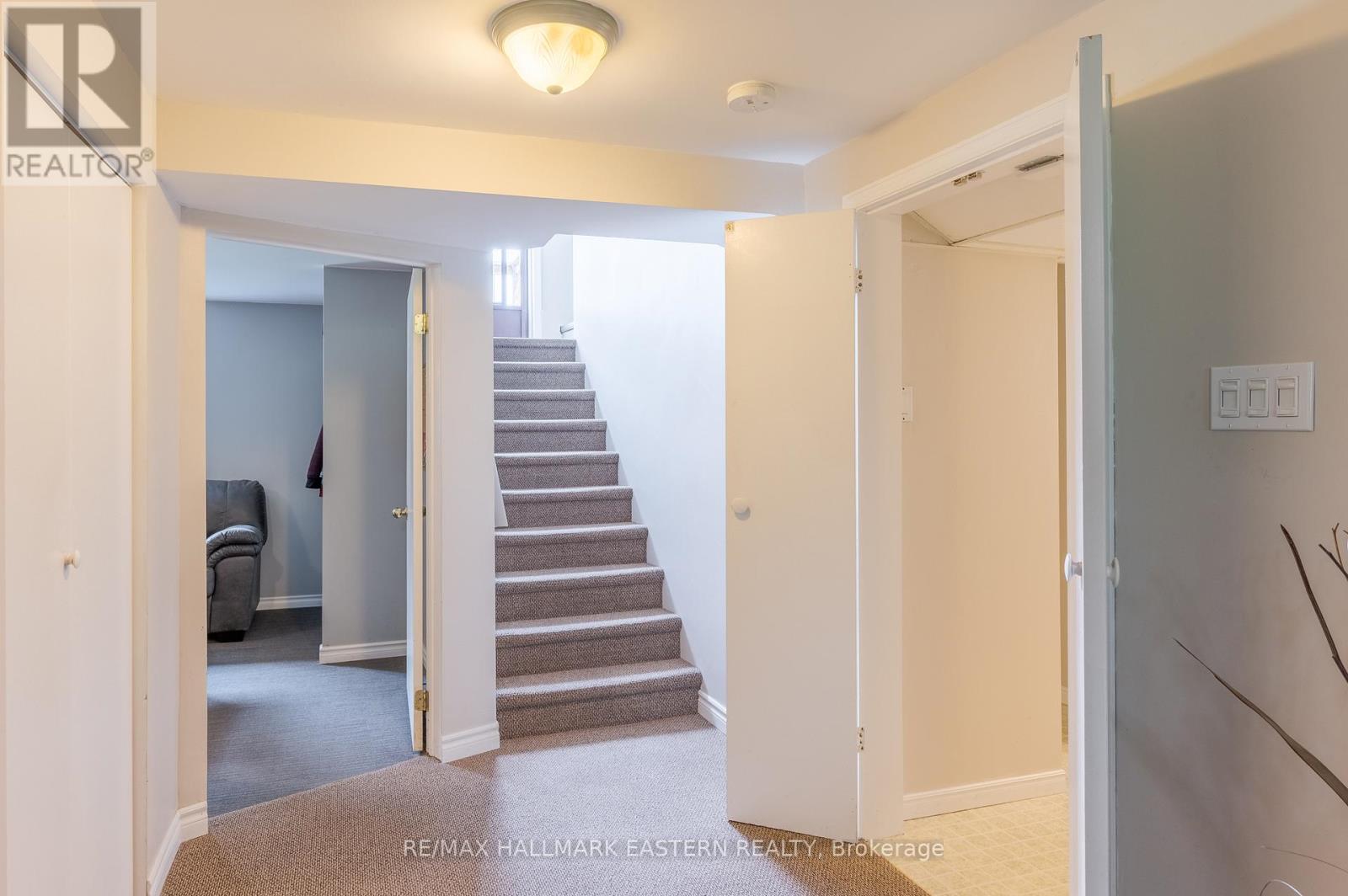 815 Stewart Drive, Peterborough South (East), Ontario  K9J 7R3 - Photo 21 - X12056595