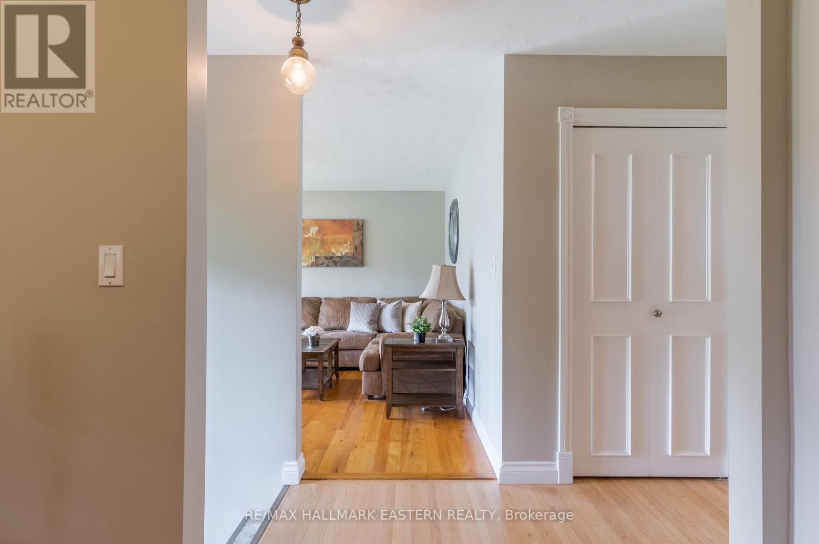 815 Stewart Drive, Peterborough South (East), Ontario  K9J 7R3 - Photo 10 - X12056595
