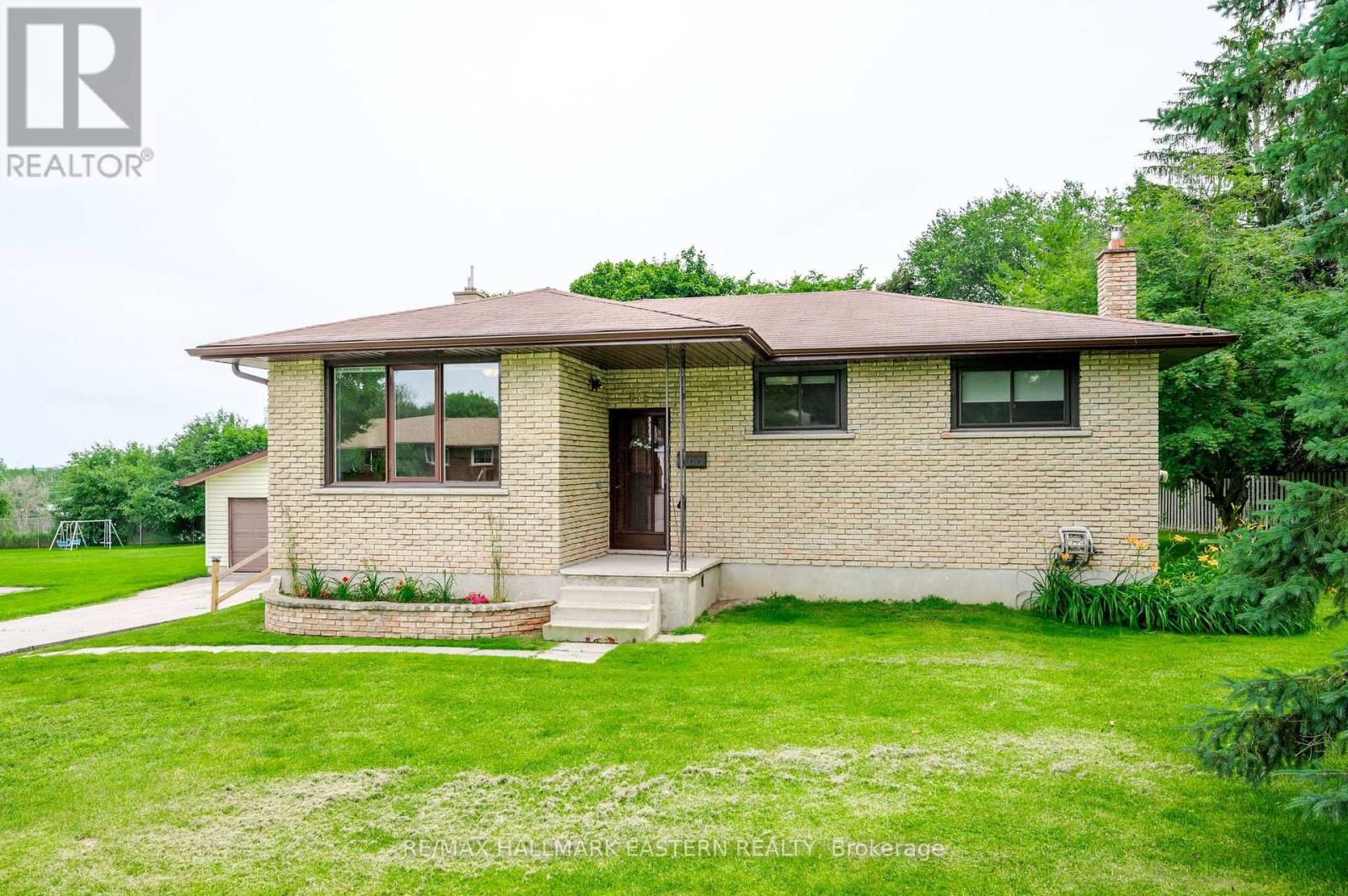 815 Stewart Drive, Peterborough South, Ontario  K9J 7R3 - Photo 34 - X12056595