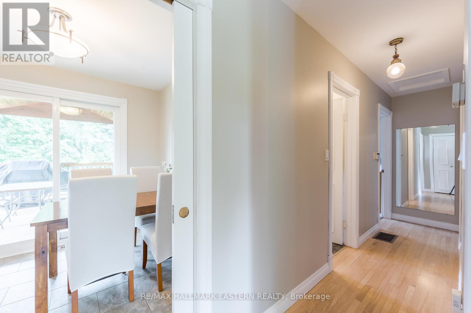815 Stewart Drive, Peterborough South (East), Ontario  K9J 7R3 - Photo 5 - X12056595