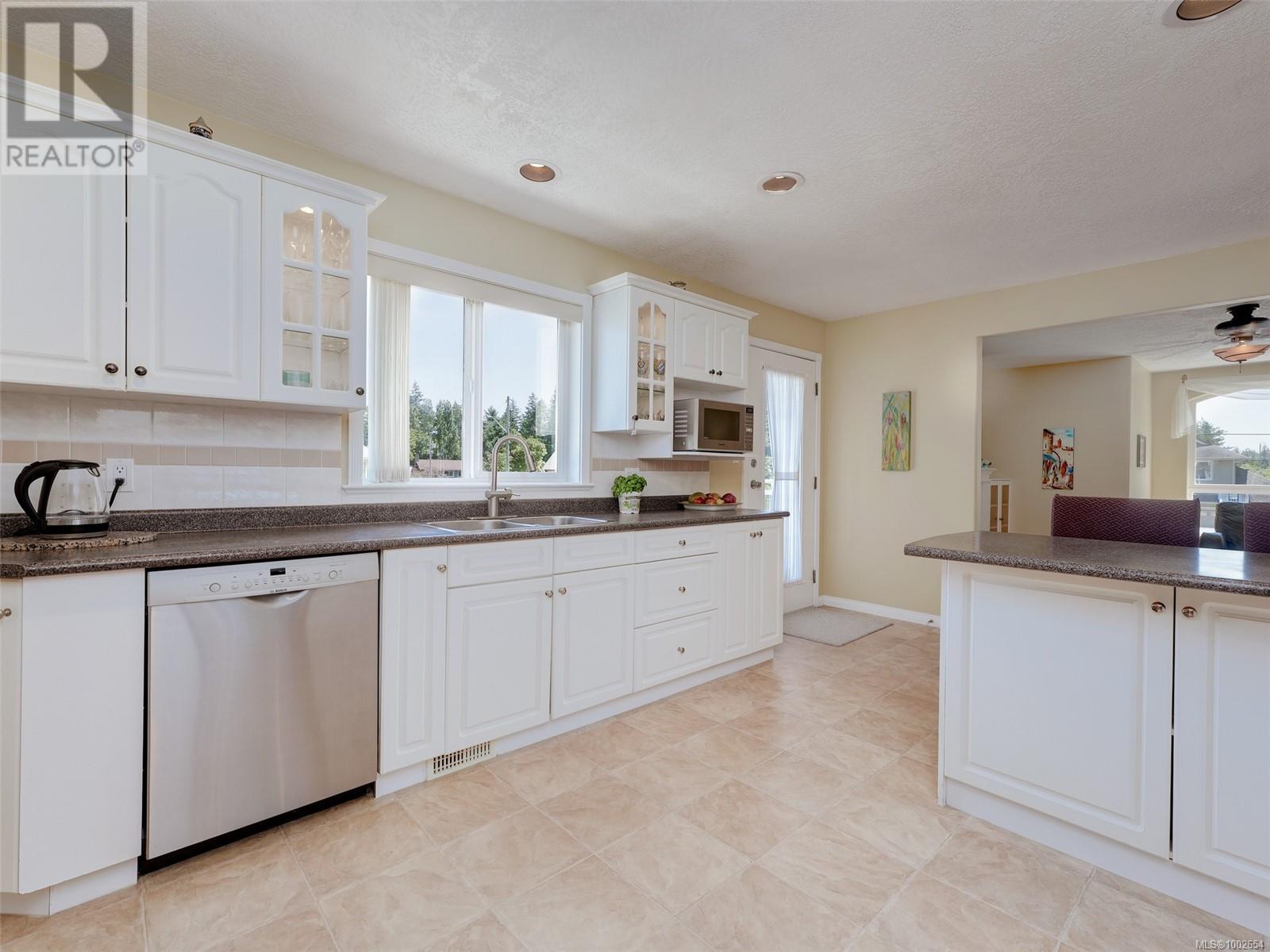 2538 Meadowland Dr, Central Saanich, British Columbia  V8Z 5P5 - Photo 9 - 1002654