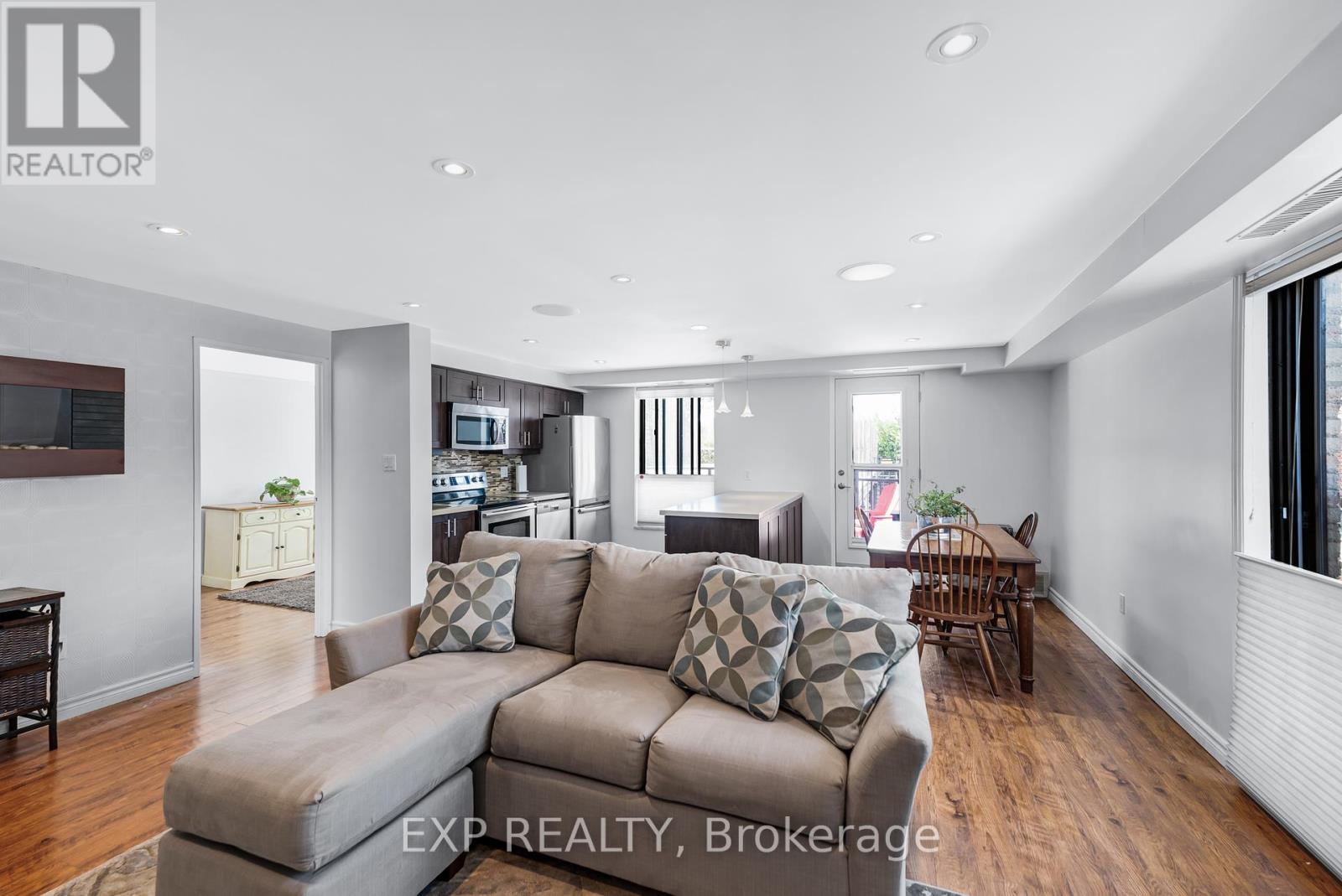 104 - 15390 Yonge Street, Aurora (Aurora Heights), Ontario  L4G 1N8 - Photo 6 - N12203531