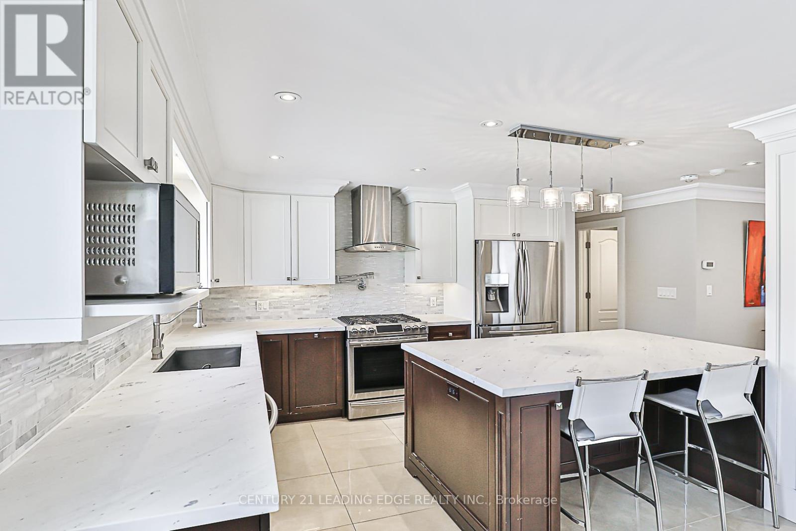 13 Richardson Drive, Aurora, Ontario  L4G 1Y9 - Photo 11 - N12203573