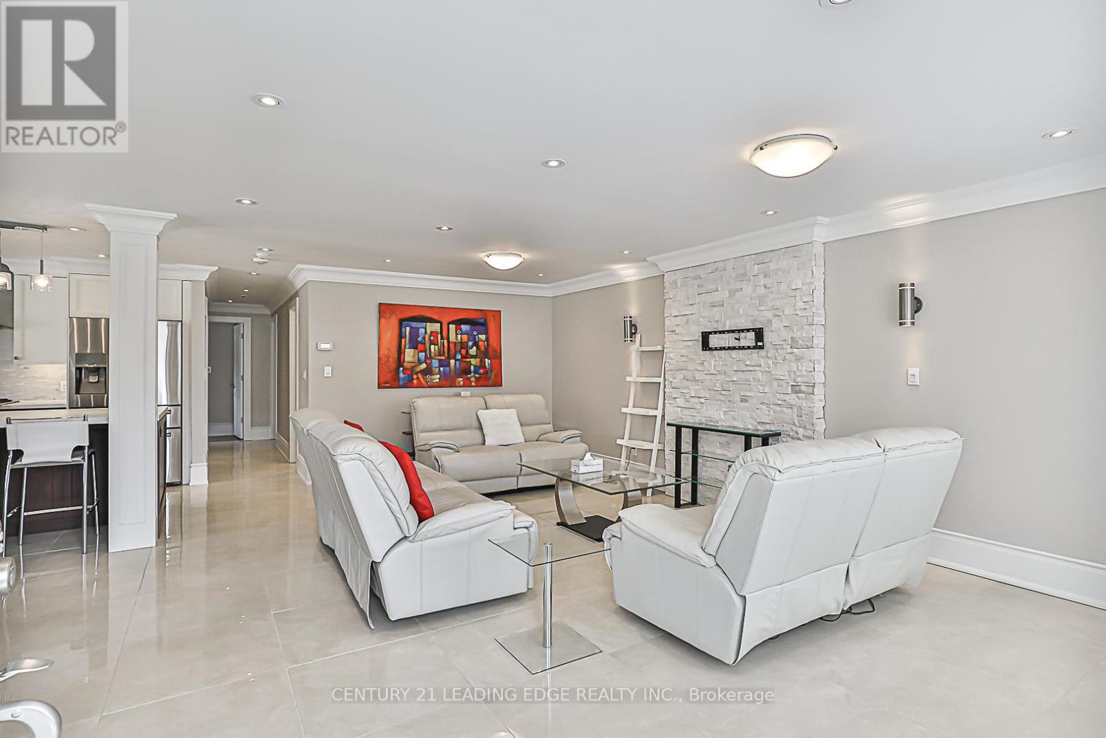 13 Richardson Drive, Aurora, Ontario  L4G 1Y9 - Photo 4 - N12203573